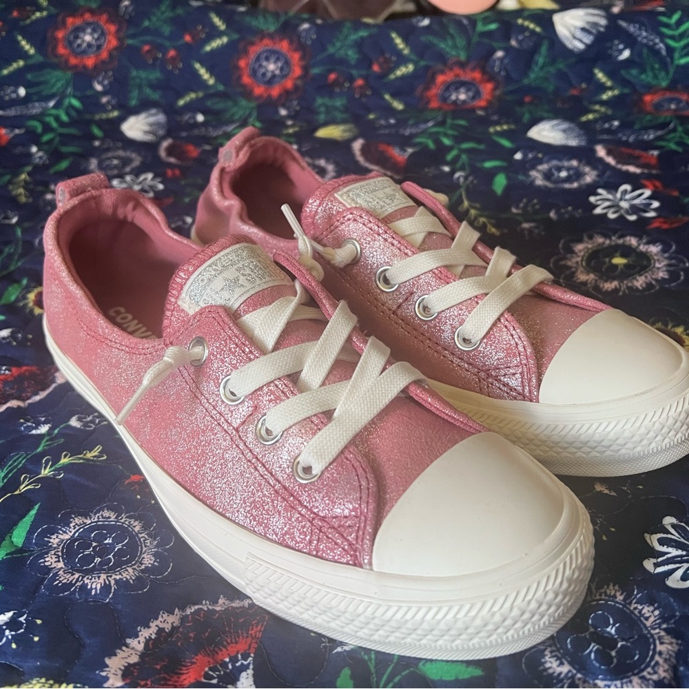 Converse Women’s Pink Sneakers 9.5